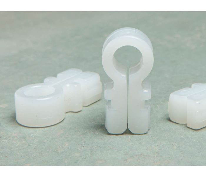 Kunststoff-Netzhaken Omega-Modell weiß 10/11 mm