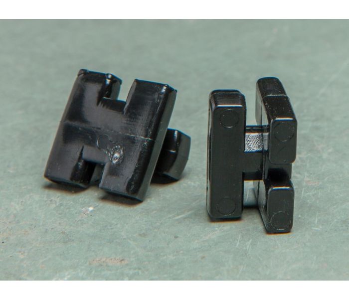 Kunststoff-Netzhaken flach quadratisch schwarz 8 mm
